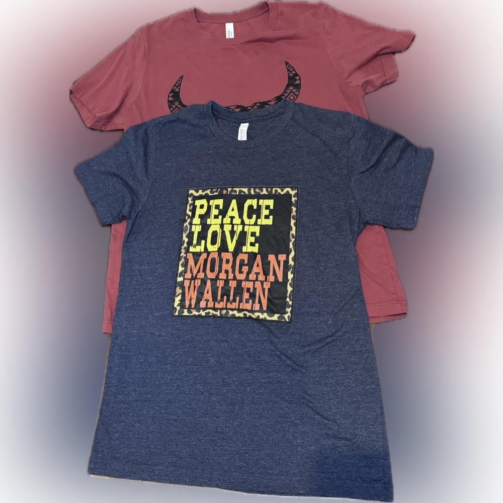 Bell canvas Graphic T-Shirts women’s medium group of 2